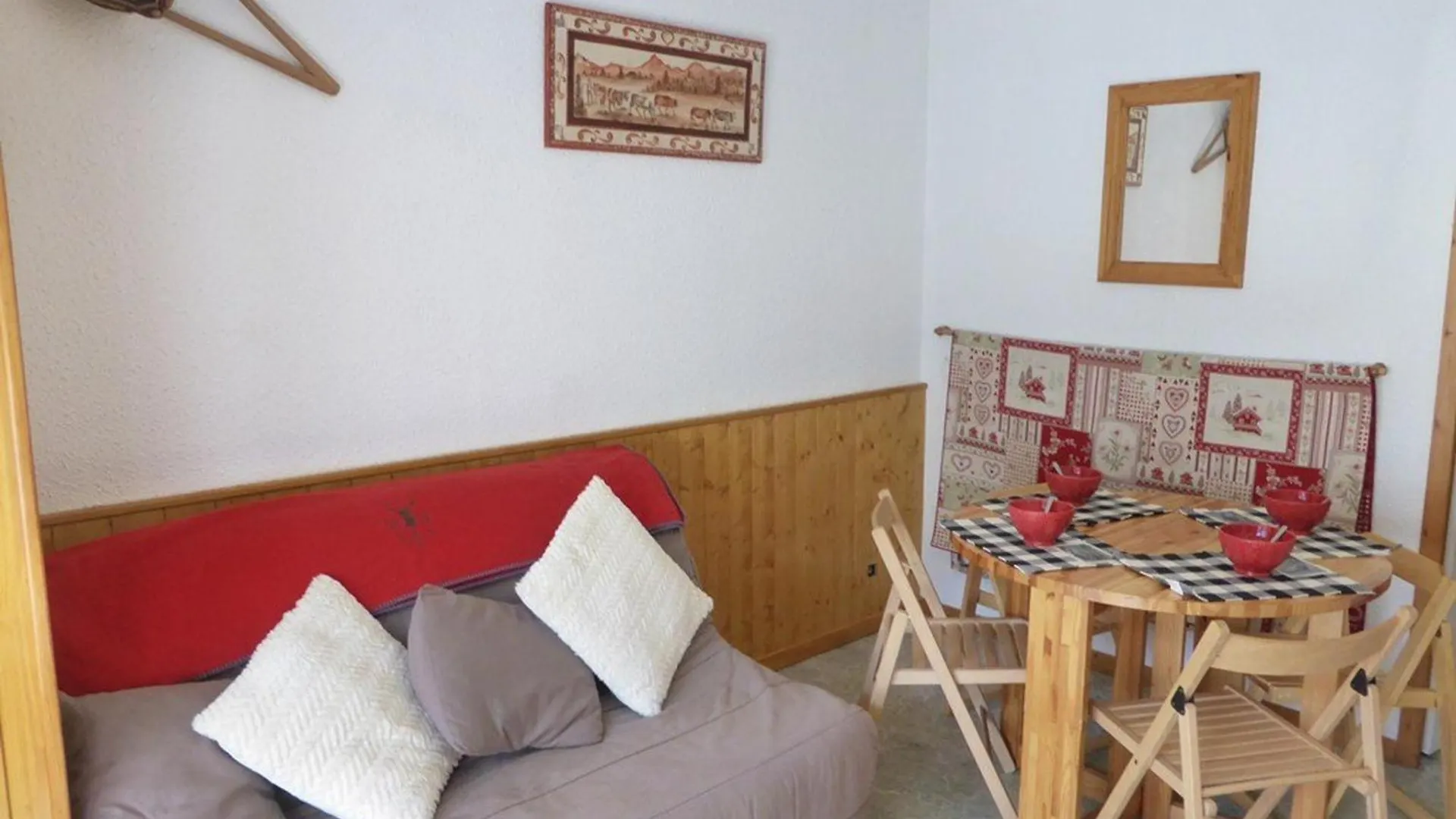 Apartment Studio Cabine Ensoleille Au Pied Des Pistes Avec Terrasse, Ideal Pour Famille Et Randonnees - Fr-1-342-192 Areches France